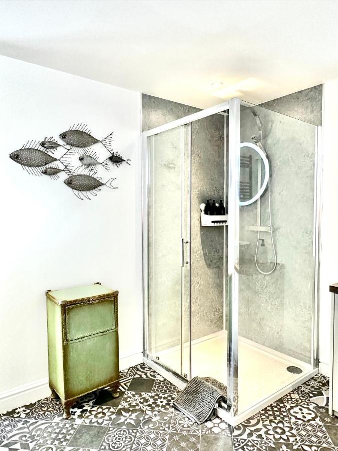Дом отдыха Central, Stylish - 2 Bed Property, The Stable @ Warrenfield, Free Wifi & Parking *